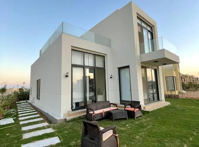 Tawila, 4 Bedroom Villa, Brand New, Directly On A Lagoon *