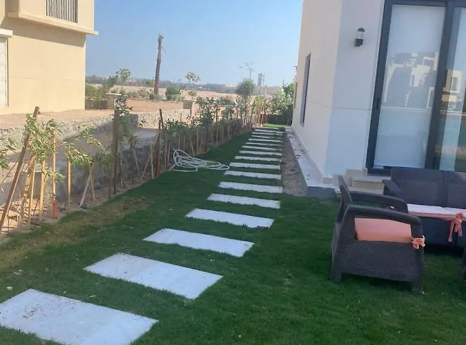 Villa Tawila, 4 Bedroom Villa, Brand New, Directly On A Lagoon *