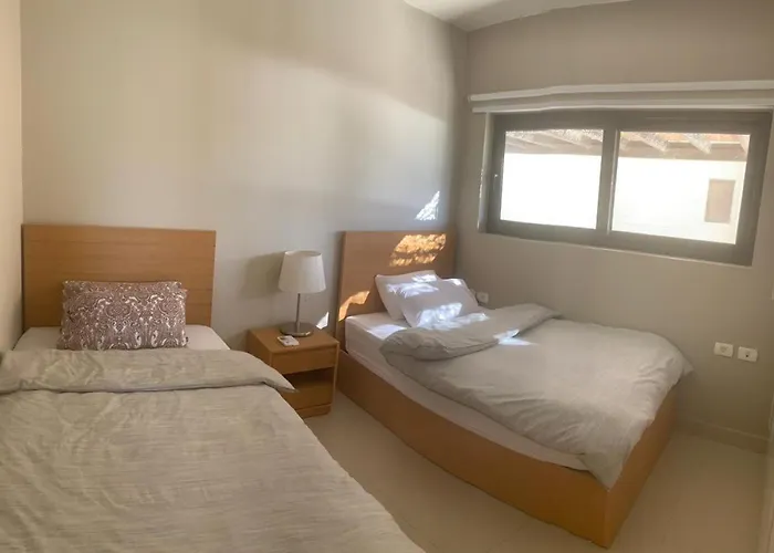 Tawila, 4 Bedroom Villa, Brand New, Directly On A Lagoon *
