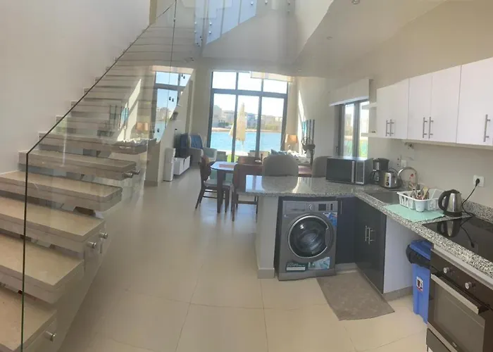 Villa Tawila, 4 Bedroom Villa, Brand New, Directly On A Lagoon *
