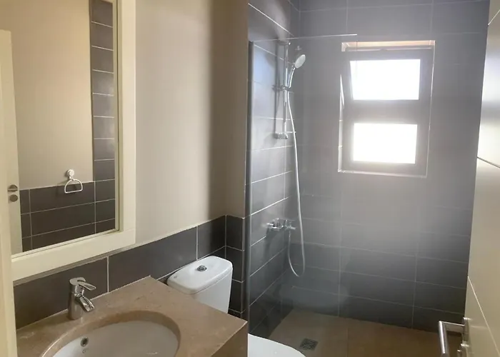 Tawila, 4 Bedroom Villa, Brand New, Directly On A Lagoon